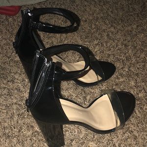 Black heels size 8 in women